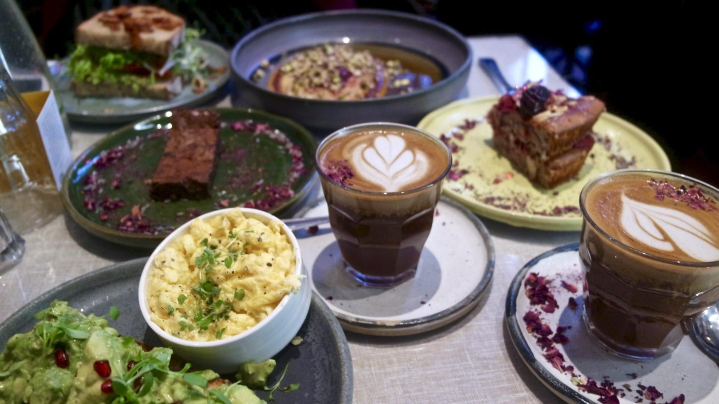 Farm Girl Cafe, Portobello Road - Chelsea || Food & Drink