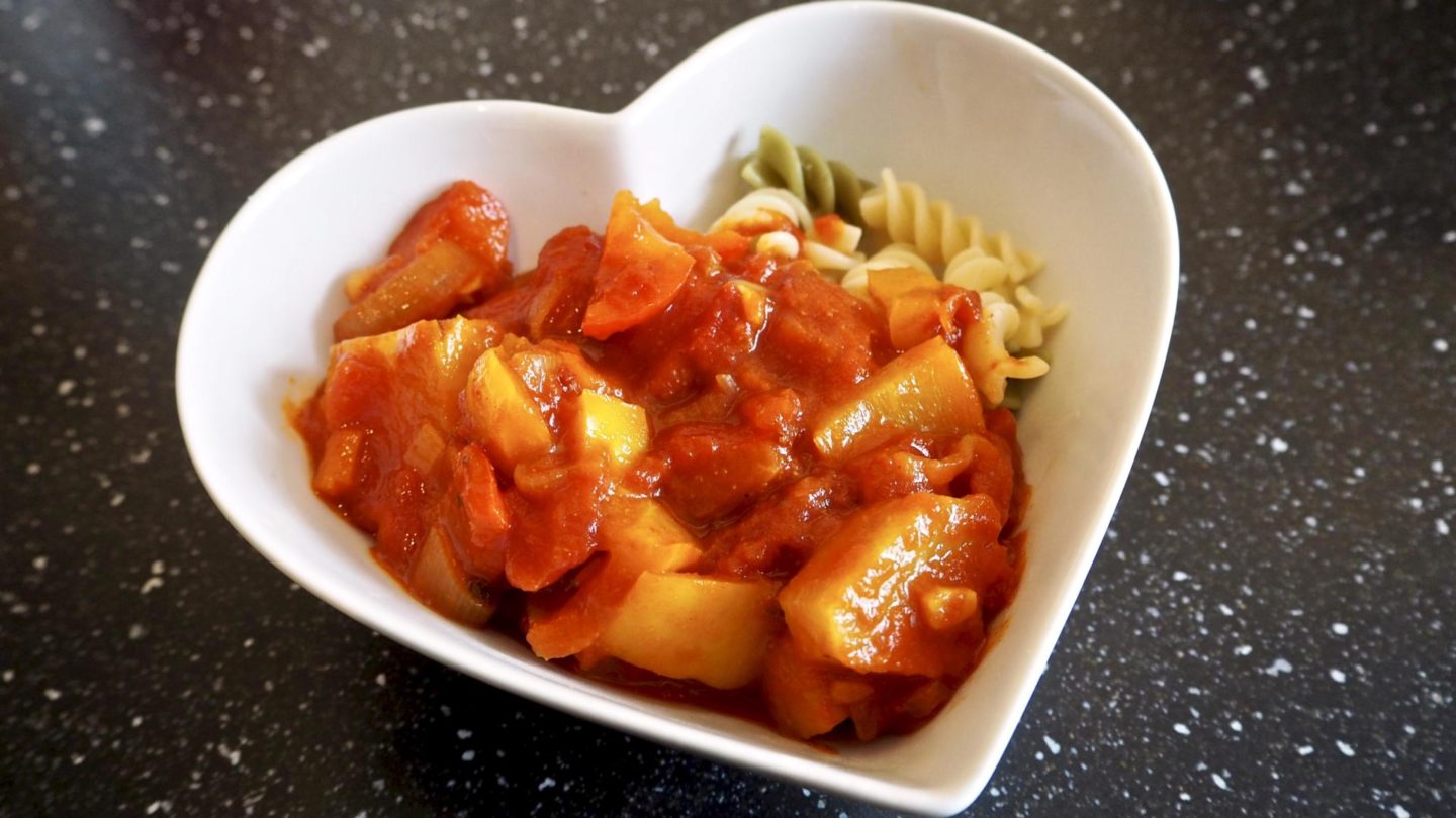 Vegan-Friendly Pineapple Jalfrezi Curry Recipe || Food & Drink